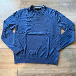 Banana Republic Blue V-Neck Sweater Classic Design